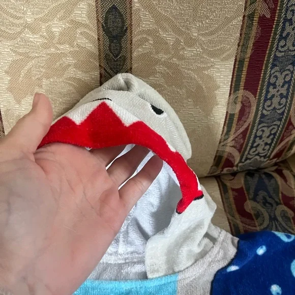 Toddler Hooded Shark Towel - Picture 5 of 5